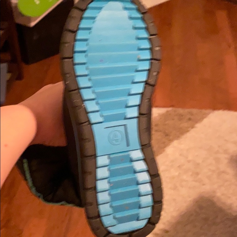 Snow boots - Picture 4 of 4